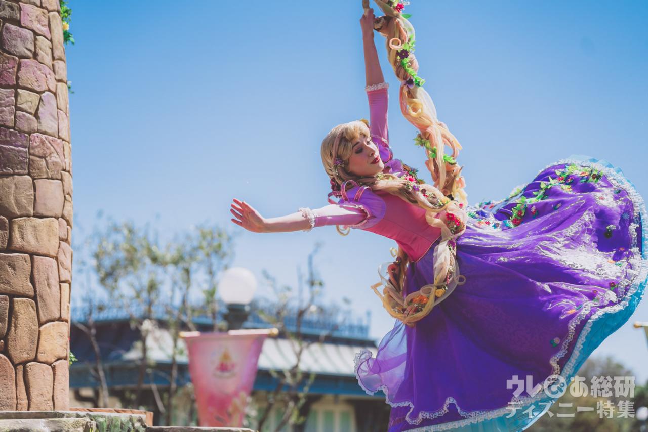 カールじいさんの空飛ぶ家🏠🎈🎈🎈 カラフル風船かわいいカールじいさんの空飛ぶ家カールじいさんハモカラハーモニーインカラーダンサーディズニーディズニーランドディズニーダンサーディズニーリゾートディズニー写真部ディズニーカメラ隊