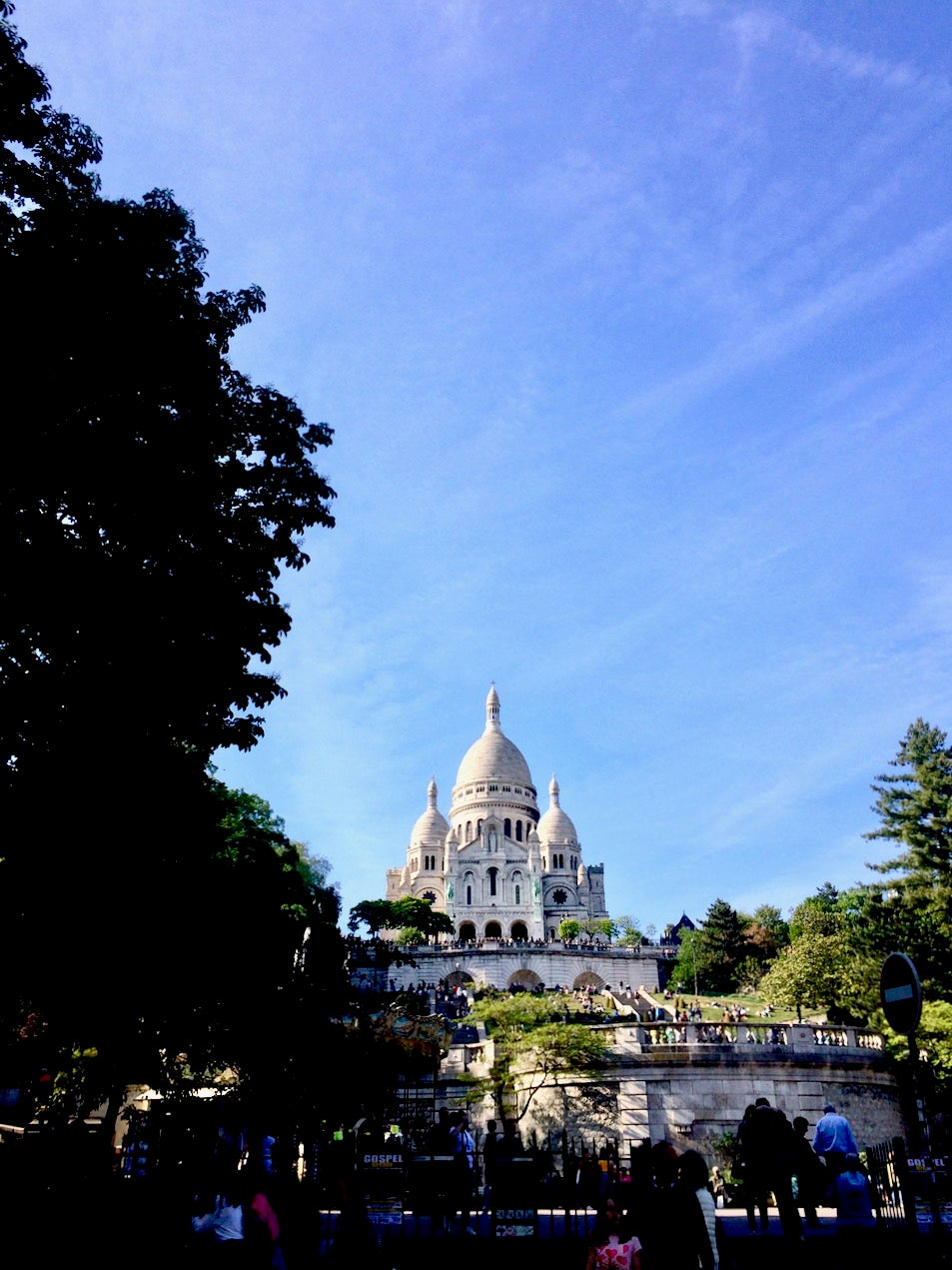 ☆フランス☆ 意外と治安悪くないかも！モンマルトルの丘からパリの街を眺めて贅沢な時間を過ごそうひなたぼっこ
