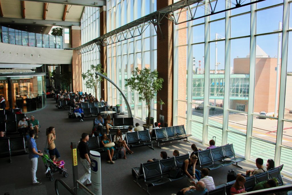 マルコ・ポーロ空港からヴェネツィアへ共有水上タクシーによる送迎サービス