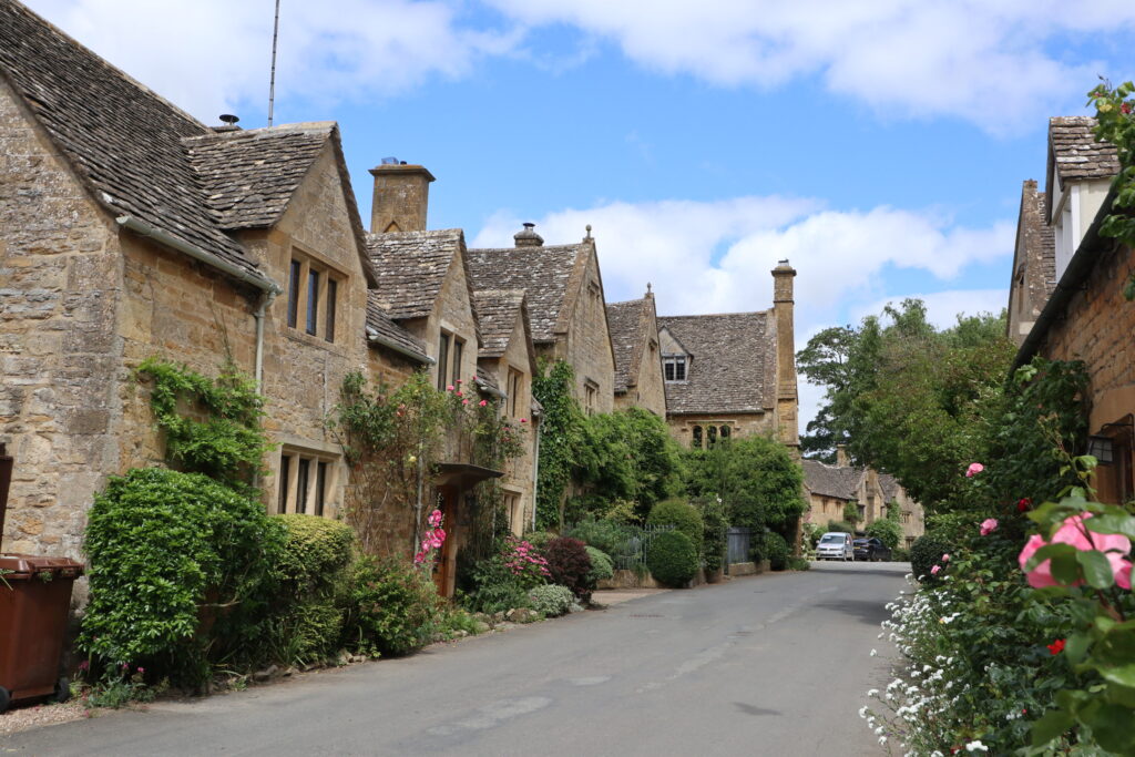 イギリス住宅の屋根飾り狭小住宅 20坪・30坪 の間取りは都市工房 江戸川区・葛飾区・墨田区