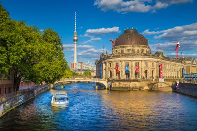 芸術に溢れるベルリンの壁、あれから30年！新婚旅行・ハネムーンのオーダーメイド旅行専門 グラージュ 名古屋