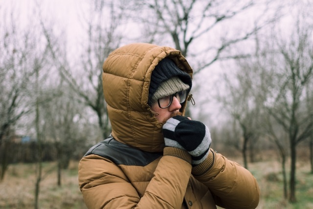 冬キャンプの服装はレイヤリングが重要！初心者でも失敗しない服選びのコツキャンプ・アウトドア情報メディアhinata