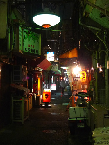 東京・大井町の東小路飲食店街と平和小路。狭い路地に飲み屋が立ち並ぶ、大好物な風景です。東小路飲食店街平和小路路地裏飲屋街昭和レトロ街歩き大井町