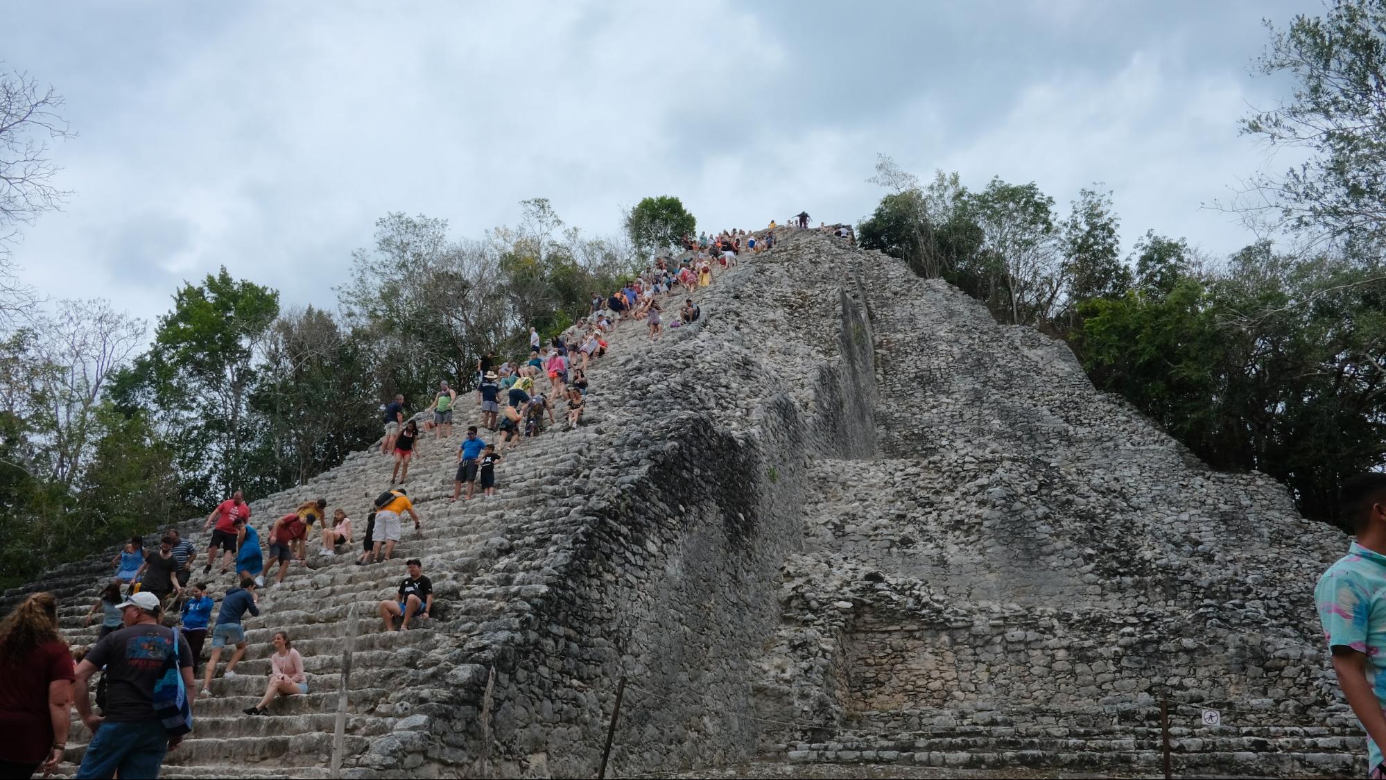 コスメル島にて。マヤ文明の遺跡を見に行ってきました。 チェチェンイッツァ ユカタン半島にあるピラミッド は行けなかったけど、昔観に行って胸に刻んであるから今回はスキップ。遺跡巡りって大好き。 過去のロマンに想いをはせて。コスメルコスメル島mexico