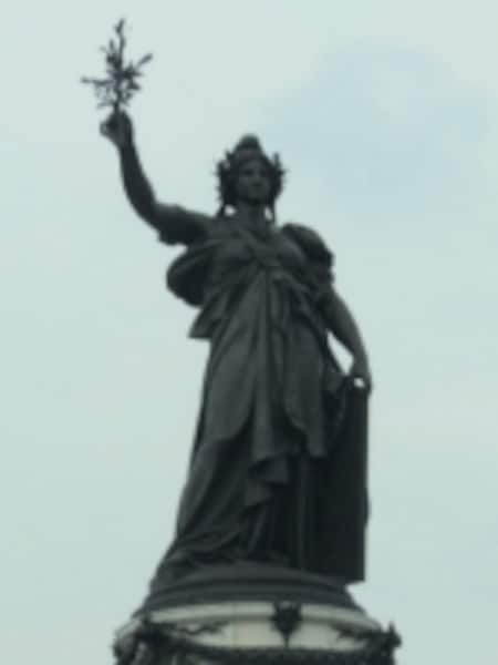 TOSPAフランス国旗トリビア 青白赤の自由・平等・友愛は根拠ない？最近、国旗の色が変わった？世界の国旗の歴史・由来・豆知識のブログ