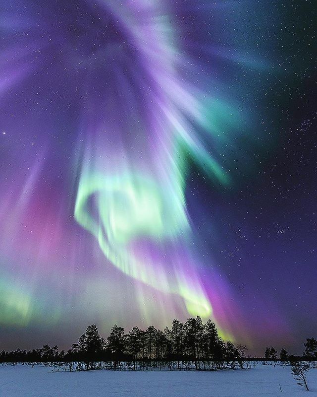 オーロラを求めて親子でラップランドへ！2015春②＜2日目：ロバニエミ：サンタクロース村とオーロラツアー＞』ロバニエミ フィンランド の旅行記・ブログby 雪豹の旅。さん フォートラベル