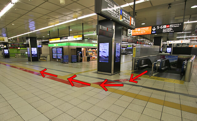 新宿駅7・8番ホーム：中央線 東京行 改札・出口に近い乗車位置 - SAKUNORI