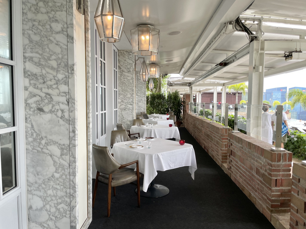 マリーナベイサンズの屋上レストラン「Ce La Vi」に行ってみた外資系営業マンのTOEIC 900点の勉強法・対策