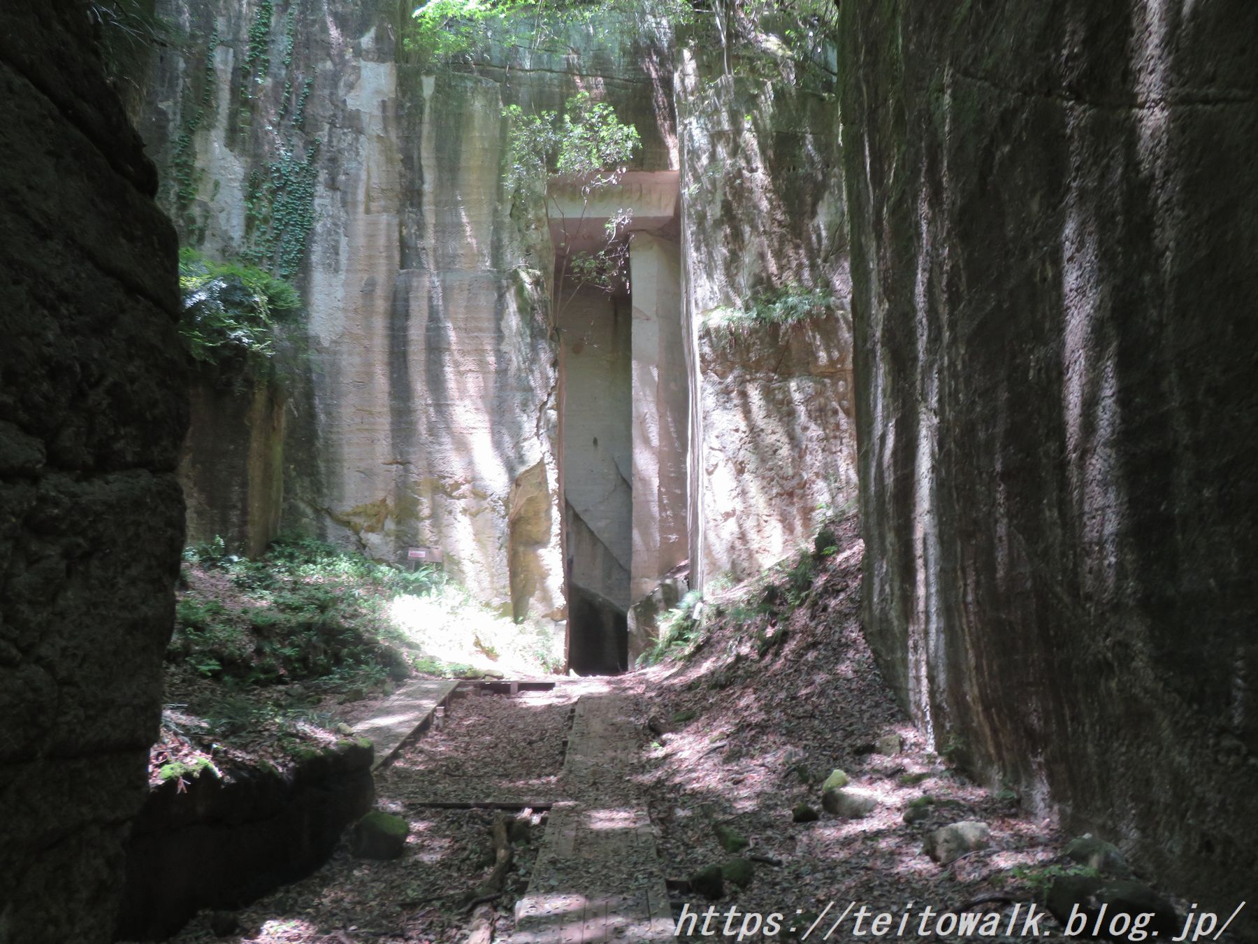 太田市『藪塚石切り場』仮面ライダーでも有名なマニアにはたまらない巨石廃墟を探検