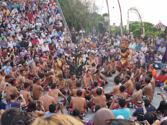 ケチャ ダンス ショー付きのプライベート全日タナ ロットとウルワツ寺院ツアー 2025 - ウブド