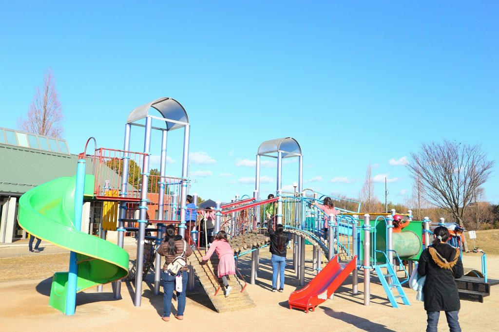大自然！ワイド滑り台！水遊び！神奈川県立三ツ池公園まんじゅうブログ