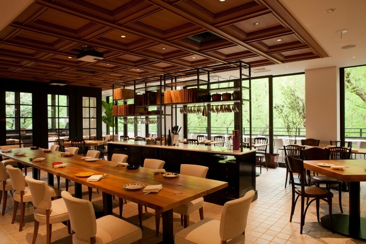 シェイク シャック 外苑いちょう並木店いちょう並木に溶け込むバーガーレストラン シェイク シャック 外苑いちょう並木店表参道＆原宿のメディア- OMOHARAREAL