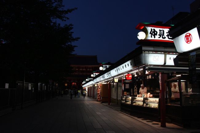 30-49歳＞最終日！期間限定！夜を彩るとうろうアート×浅草寺ライトアップへ夜詣♡ほんのりやさしい灯りがムード満点！浅草燈籠祭散策コン 浅草東京 30代・40代・50代中心！趣味コン・恋活イベント・婚活パーティー アクティブ系イベントのハートカフェ