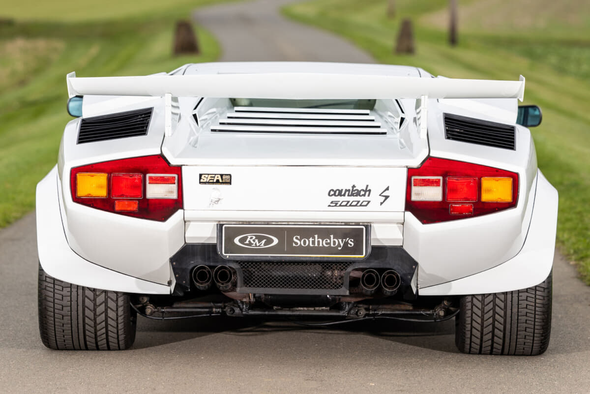 ランボルギーニ、後輪駆動の「ウラカンLP 580-2」えん乗り