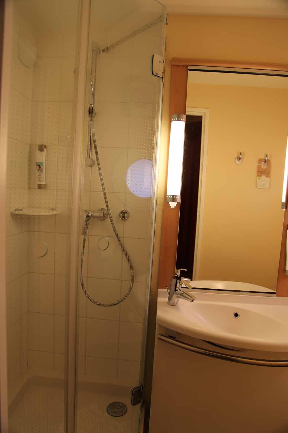 無料で使える！国際空港のシャワールーム10選 - タビィ旅ブログ