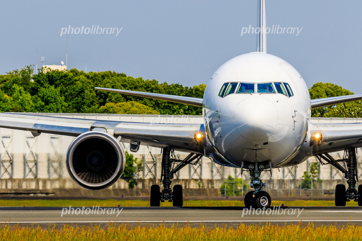 1,161,300点を超える飛行機のストックフォト、写真、そしてロイヤリティフリーの画像 - iStock空港, 旅客機, 旅行