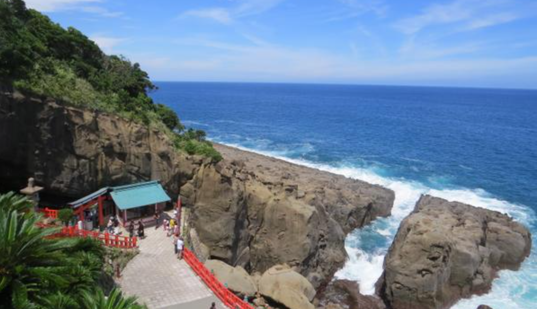 ご案内氷見漁港場外市場 ひみ番屋街