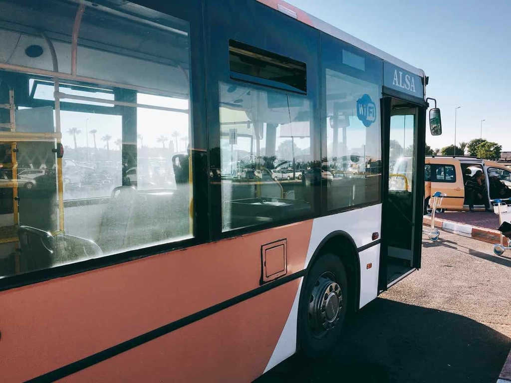 まとめ マラケシュ空港到着時に知っておきたいことー入国・両替・空港から市内への行き方 - みりたび