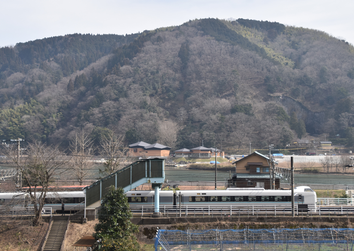 玄武洞駅 : プラットホームの旅