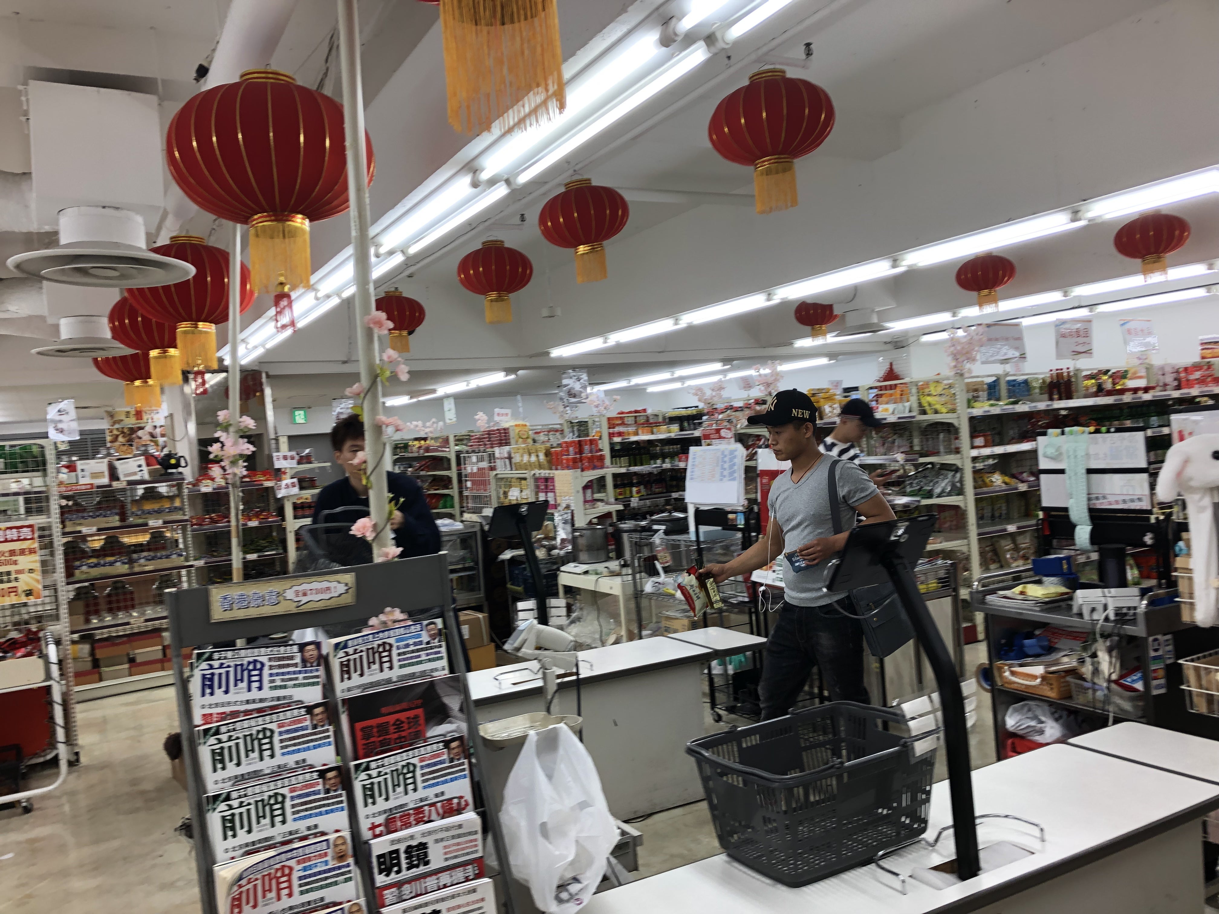 大阪・日本橋 上海新天地・避風塘ガーデンで中華バイキング・うるカモメの生態日記 ☆愛と欲望の町で遭難しちゃうカモ？？？☆