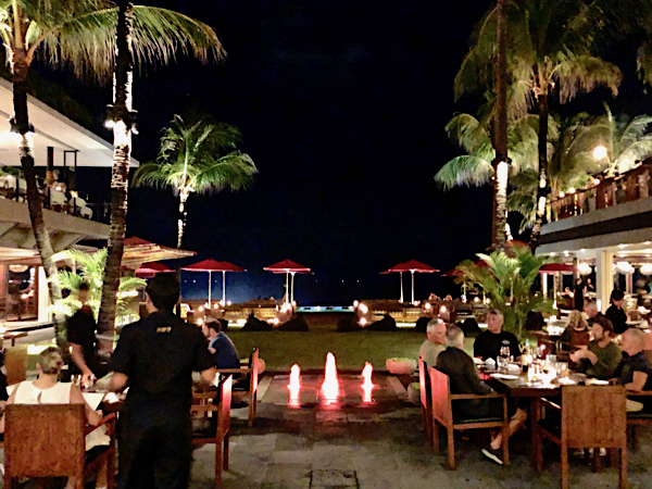 バリ島で過ごす大晦日の夜、クタでサテを食べる @ バリ島 - 美味しいもの探しの海外旅行街歩き！chiyoの旅