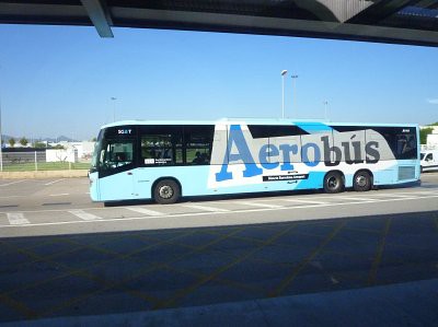 バルセロナ空港～市内を結ぶ「Aerobus」- 料金、チケットの買い方、乗り方など - Amazing TRIP