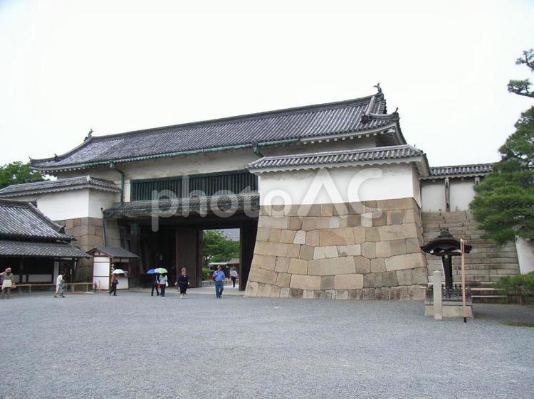 二条城1 4巨大な櫓門「東大手門」から城内へ。 – 城めぐりチャンネル