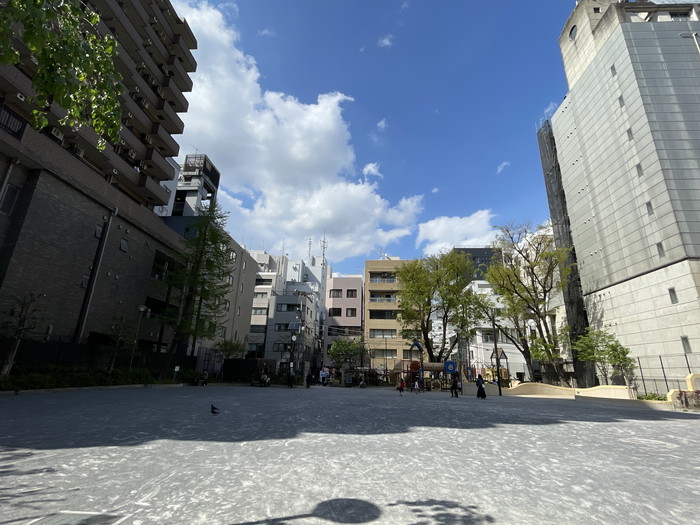 初めてでも絶対迷わない！？秋葉原デートでの待ち合わせ場所4選！AKIHABARA BASECAMP