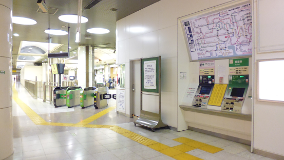 階段 京葉線・武蔵野線1番2番ホーム さざなみ・わかしお へ7分で行くには 東京駅：山手線内回り山手線パタパタ乗り換え案内