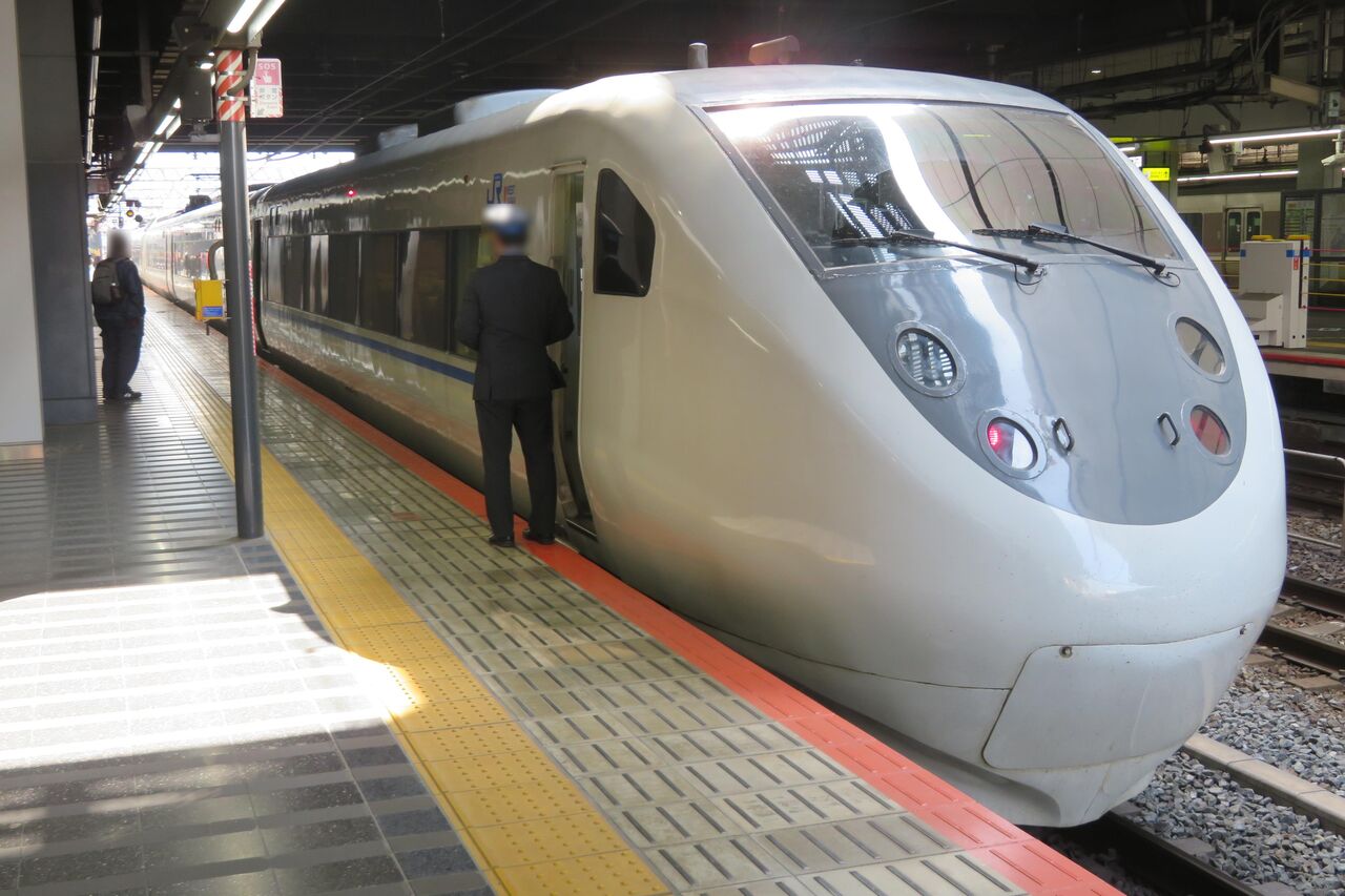 リニューアル683系サンダーバード 京都駅発車 - YouTube