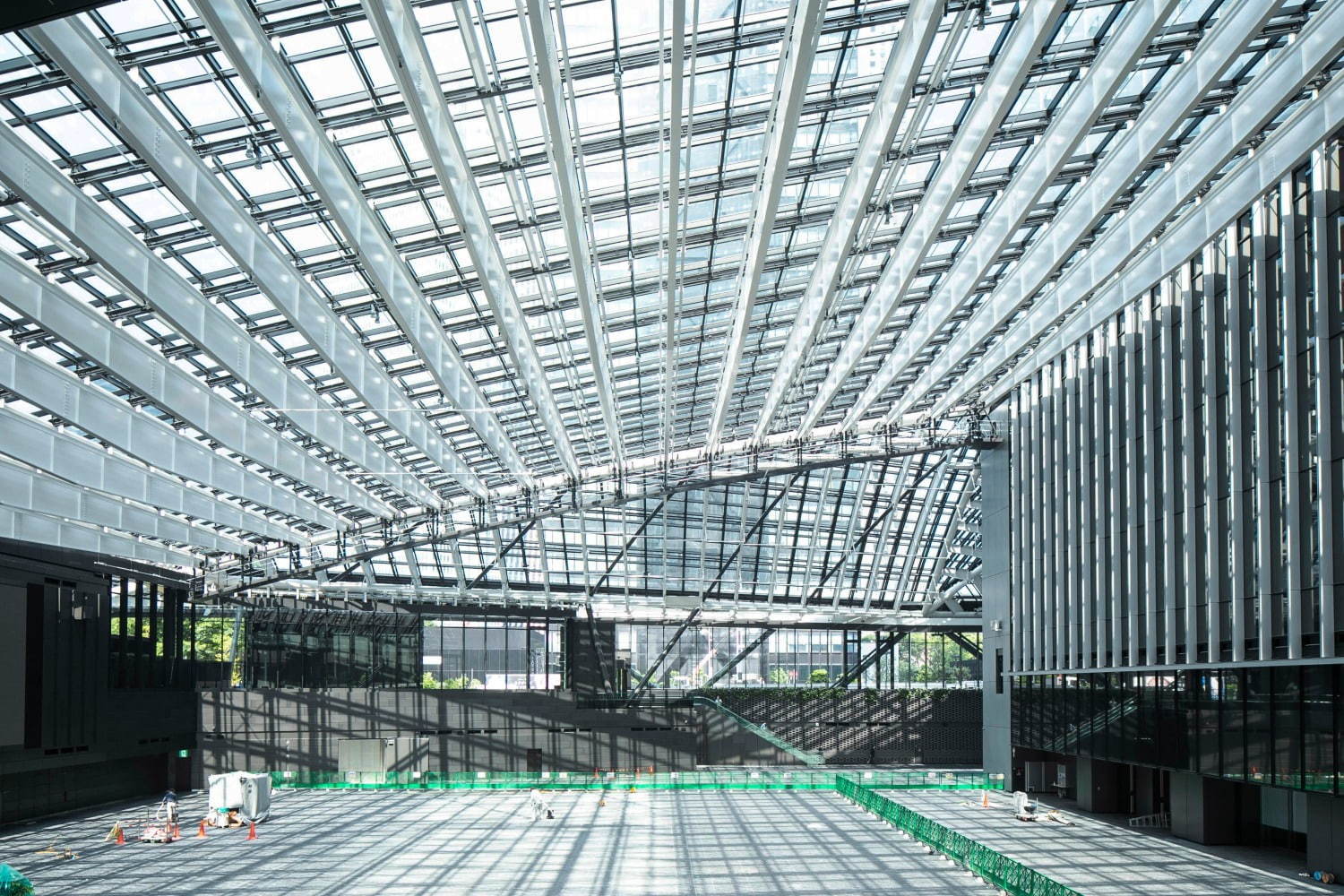 西新宿の全天候型イベント会場新宿住友ビル三角広場