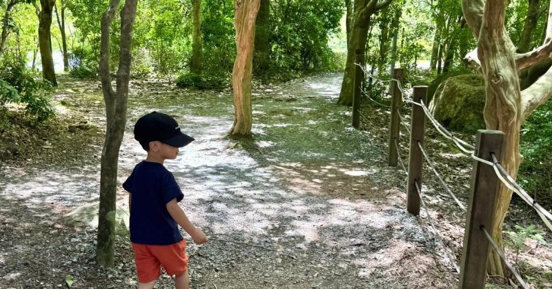 天気の良い日はハンモックでゆったりと。graxhanareグラックスハナレコテージ京都コテージグランピングアウトドアテント ハンモック親子時間京都遊び旅行お出かけ温泉るり渓温泉京都温泉