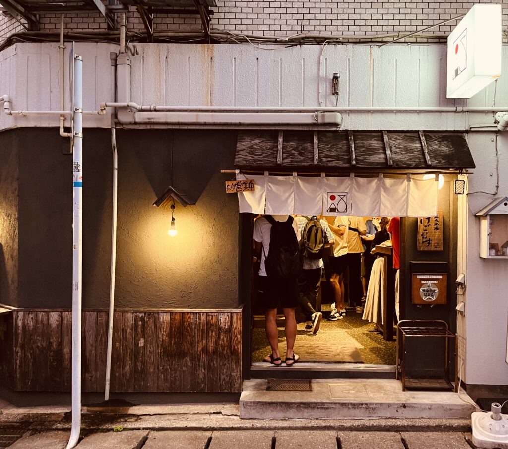 何もかも忘れて昼から酒を飲もう！天神のど真ん中に昼飲みと1品120円～の家庭料理が楽しめる大人の楽園があった - ぐるなび みんなのごはん