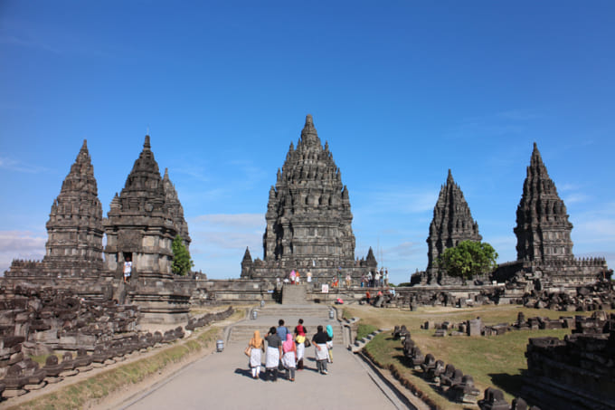 ガルーダ・インドネシアで行くジャワ島旅。中部のボロブドゥール寺院、東部のブロモ山と人気観光地を巡ってきた - トラベル Watch