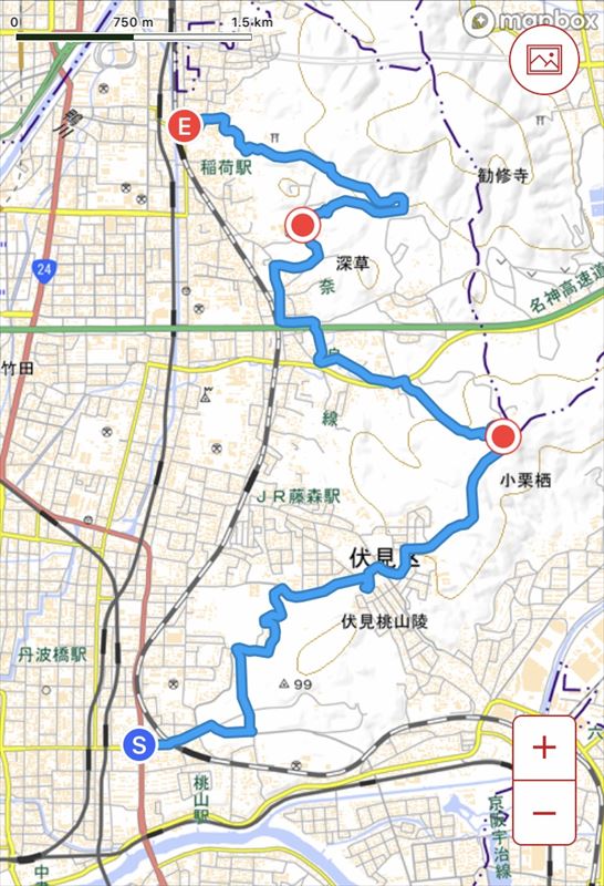 JR奈良線・稲荷駅改札を出たら目の前は伏見稲荷大社の表参道! 徒歩0分の好アクセスふしみいなりガイド