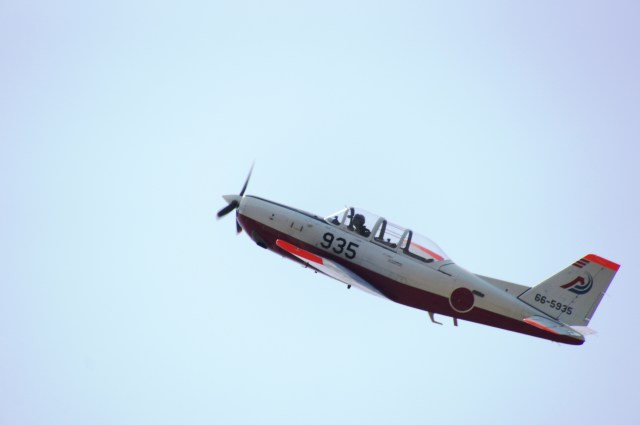 飛行機雲はどうしてできる？ブログ川口液化ケミカル株式会社