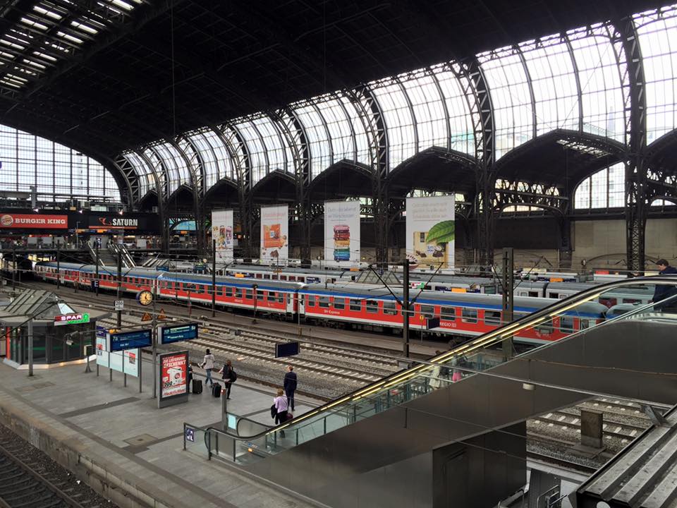 駅もテーマパークの一部みたい！！降りてすぐヨーロッパ♪ - 珍鉄