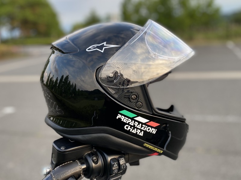 バイクのヘルメットにステッカーを貼ってかっこよくしましょう : クロスカブで日本一周＠外国人