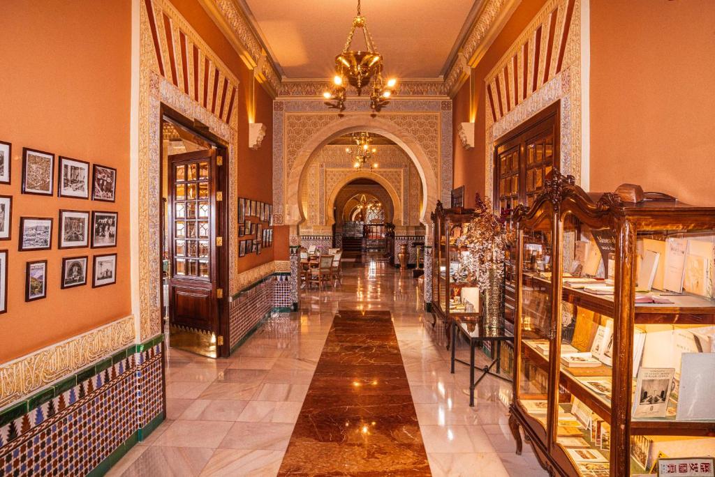 アルハンブラ宮殿の中にあるホテル - パラドール デ グラナダの口コミ - トリップアドバイザ