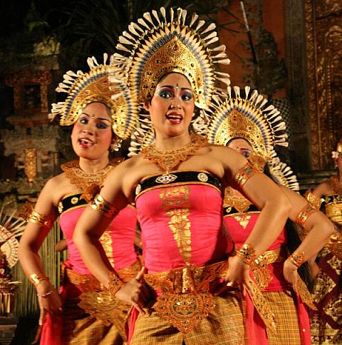 ウブドでバリ舞踊三昧～公演スケジュールバリ島ナビ