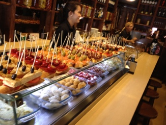 2025年 スペインのバル巡り！ピンチョスとタパスを食べつくそう