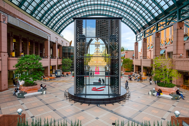 恵比寿ガーデンプレイス プロモーションや各種イベントに適した吹き抜けのある明るいオープンスペース 半面利用- ショップカウンタ