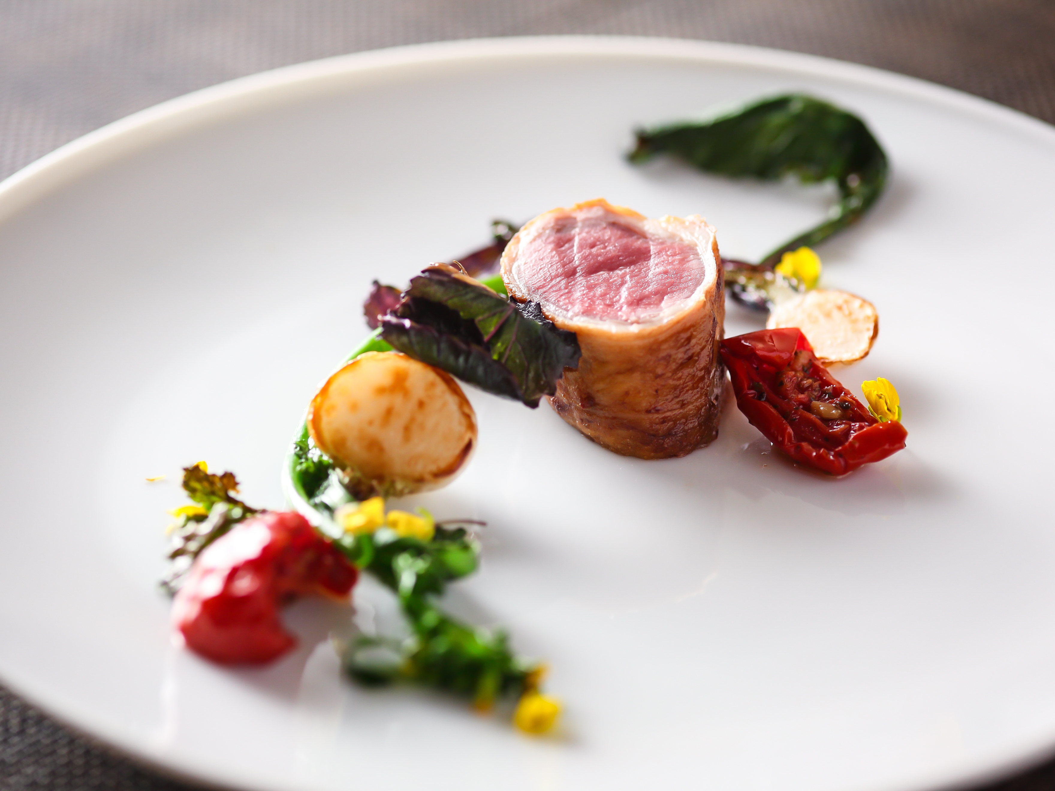 大人の場所🧡📌 時安 🗺旭川 観光客がほぼ来なくて しっぽり味わえるとこ 大人の居酒屋って感じ 素材も良いもの使ってるしデートとか接待に良いと思う この日はさくっとオススメだけ頂きました また行きまーす 他の投稿見るなら👇 🍴 @aoyan_food 🔵 ・⏩⏩スワイプ