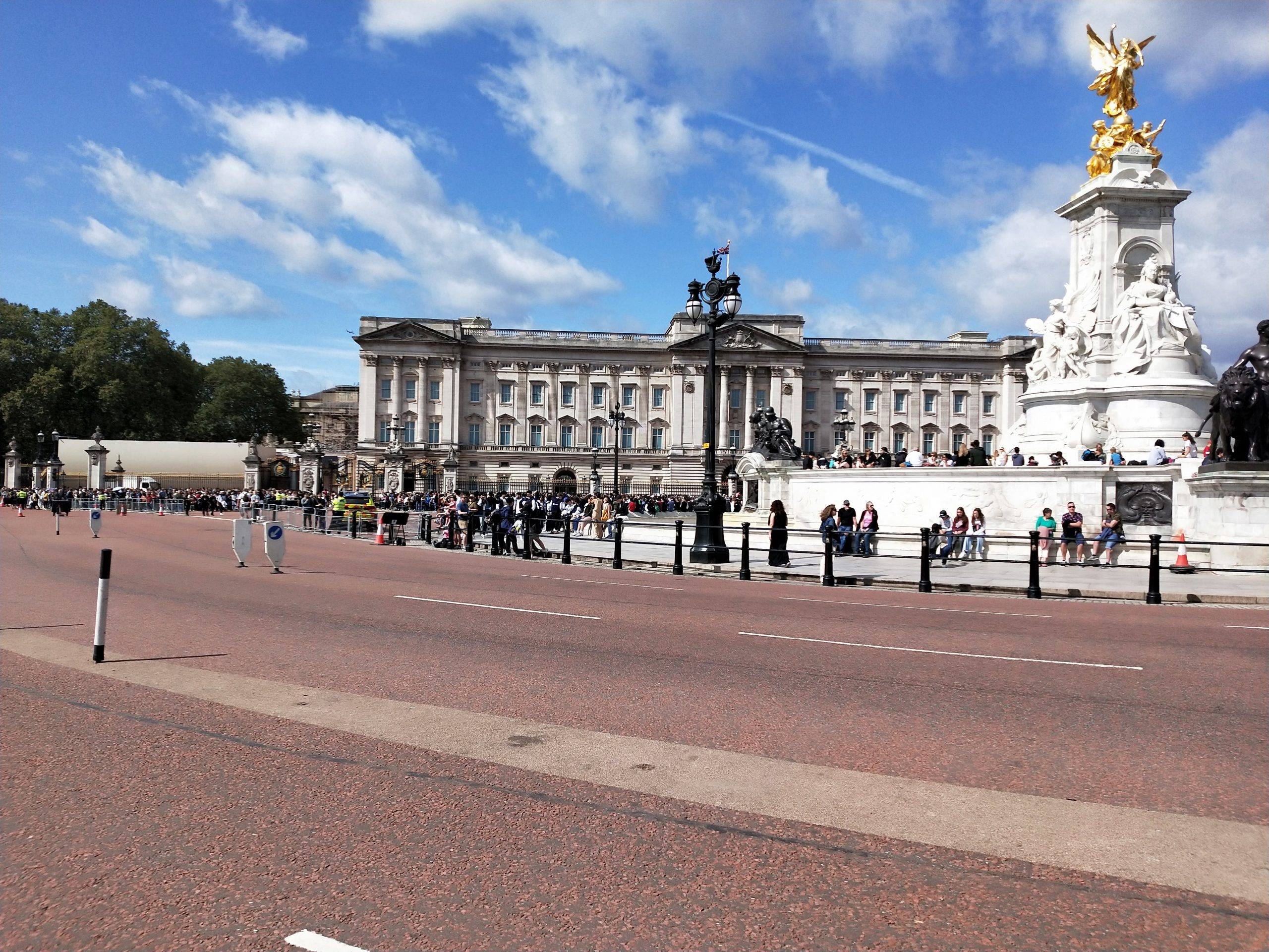 イギリス・バッキンガム宮殿を観光しよう！歴史や見どころ、周辺施設を解説NEWT ニュート