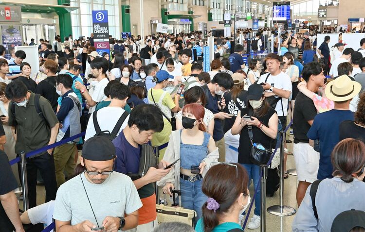 🛫那覇空港は大混雑です