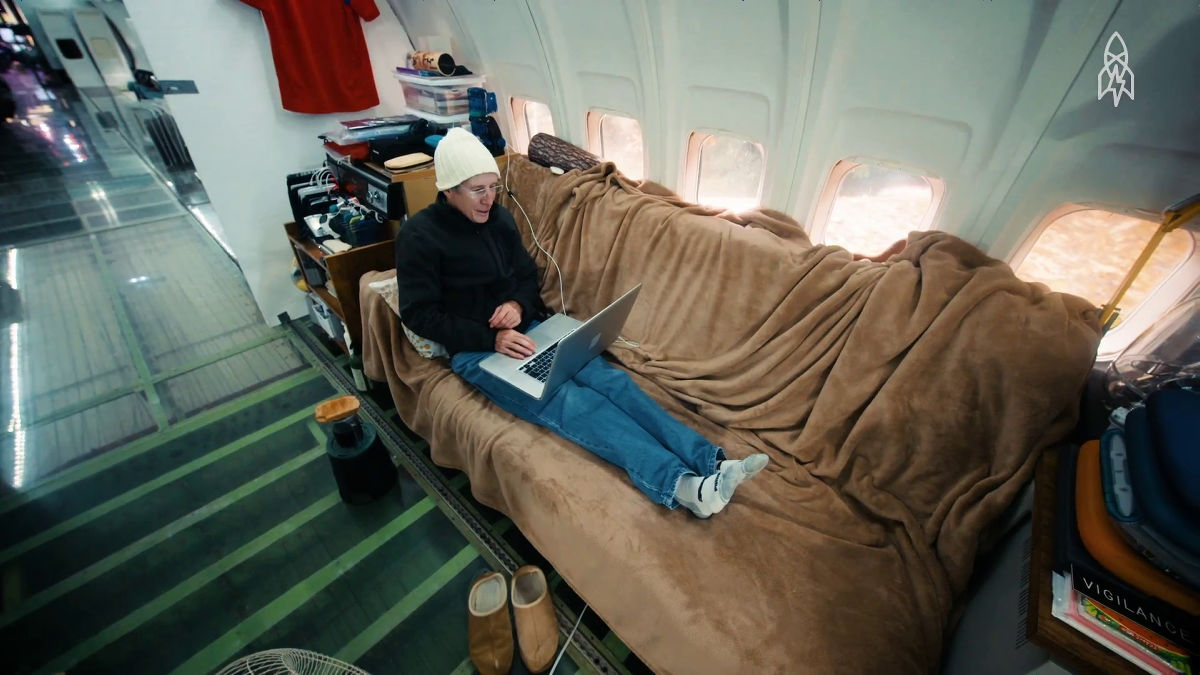 ボーイング727を自宅へと改造し森の中でひっそりと生活を送る男 - ライブドアニュース