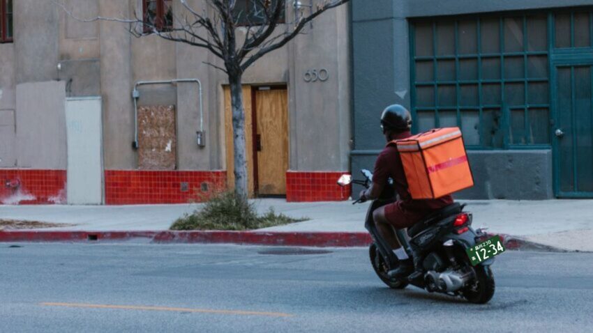 緑ナンバーの取得方法。250ccのバイクでUberEats！ – All One's Life