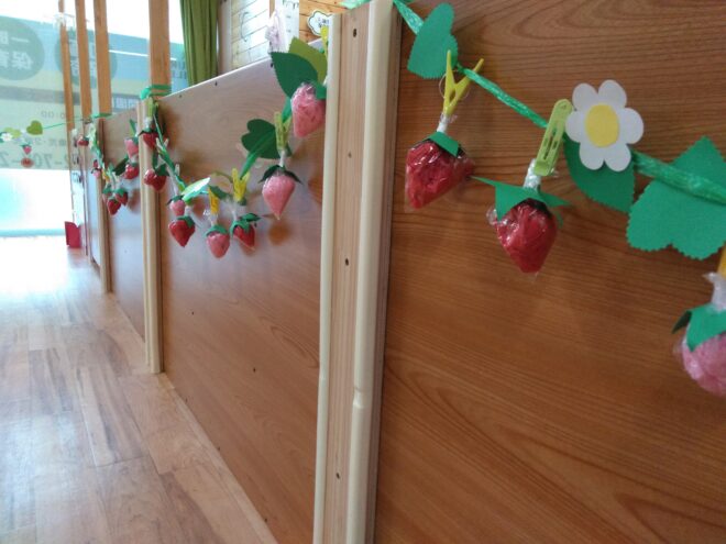 家でいちご狩り !? 5万以上のいいねがついた究極の家遊びを発見！ - macaroni