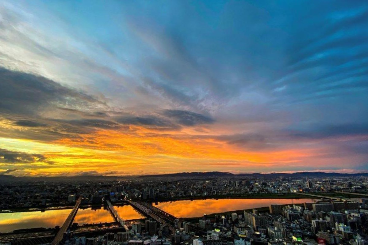 File:梅田スカイビル空中庭園展望台 - panoramio7 .jpg - Wikimedia Commons