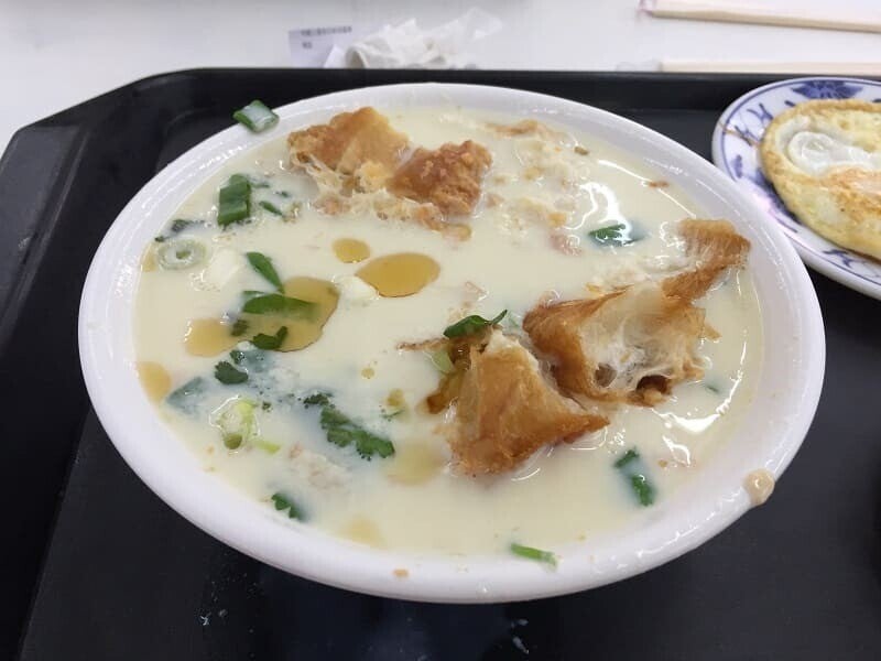 台湾の定番朝ごはん、鹹豆漿 シェンドウジャン ってどんな食べ物？台湾甜商店 -taiwan ten cafe